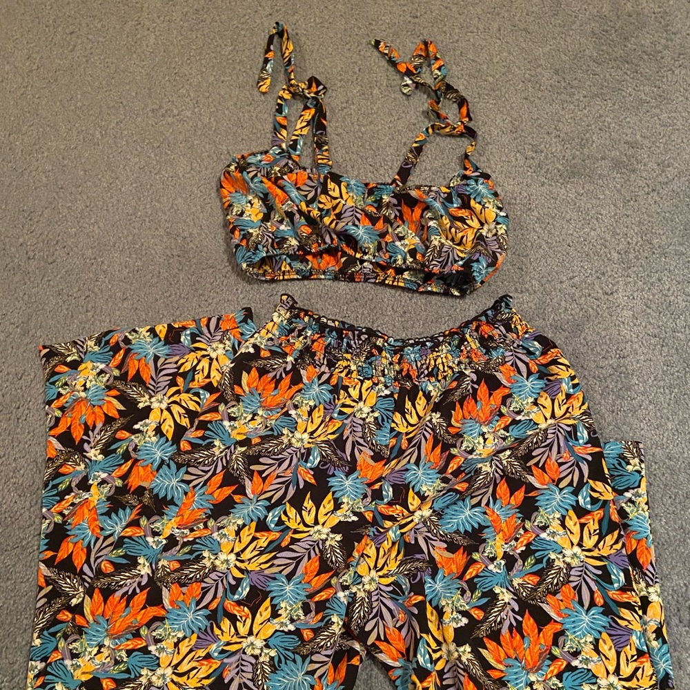 Tropical two piece 🌺 new without tags